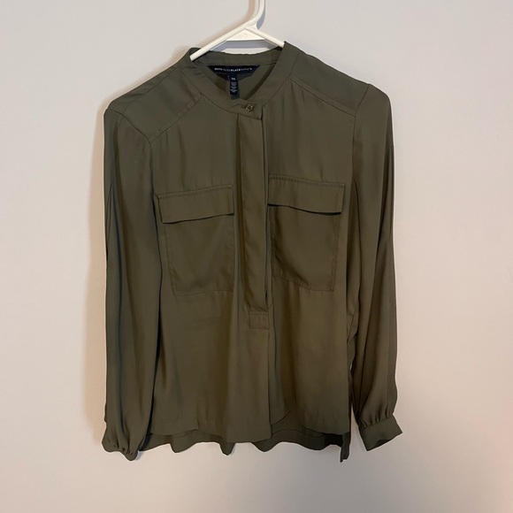 Banana Republic Olive Green Utility Blouse Women’s XS Long Sleeve Pocket Top - Picture 2 of 8